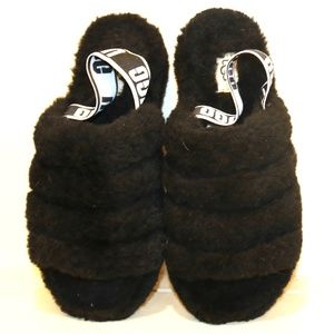 UGG SLIPPERS